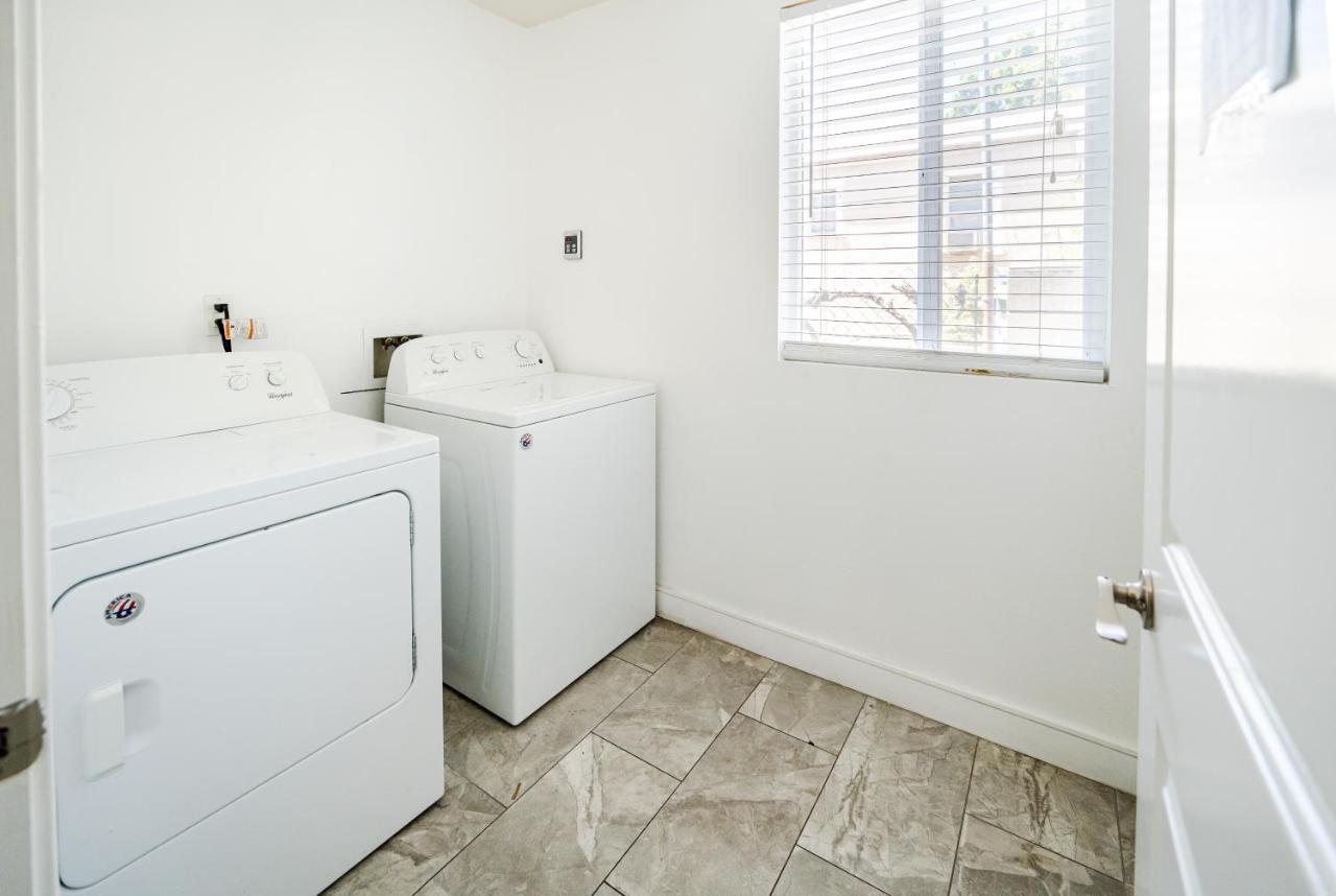 Spacious 5 Bedroom 3 Bath Modern Home By Downtown La With Parking ลอสแอนเจลิส ภายนอก รูปภาพ